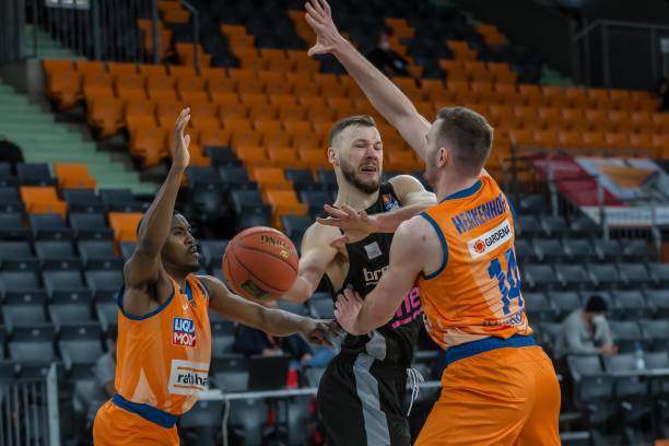 对众多不确 对众多不确